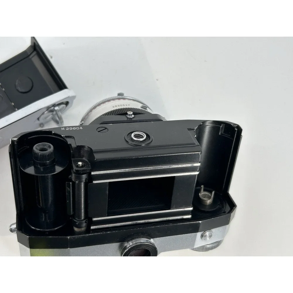 Zeiss Ikon Contaflex 35Mm SLR Analog With Tessar 2.8/50 Synchro Compur Body